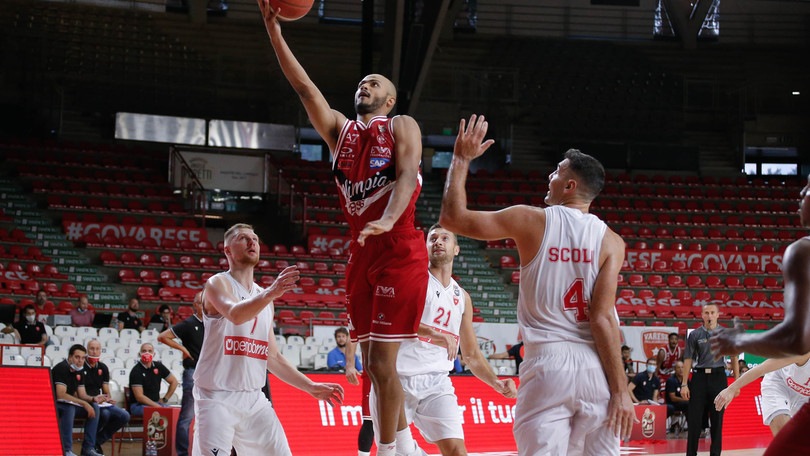 Supercoppa Italiana, Milano surclassa Varese. Vince anche la Virtus Bologna