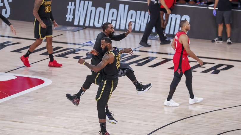 NBA, i Lakers battono Houston. Miami Heat ko contro i Bucks