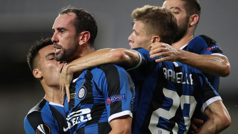 Godin a un passo dal Cagliari, l'Inter lo cede a titolo definitivo