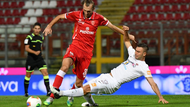Salernitana, Gyomber ha firmato un contratto triennale