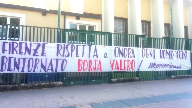 Borja Valero, che accoglienza: ecco lo striscione dei tifosi della Fiorentina
