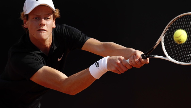 Sinner elimina Tsitsipas: è agli ottavi degli Internazionali d'Italia