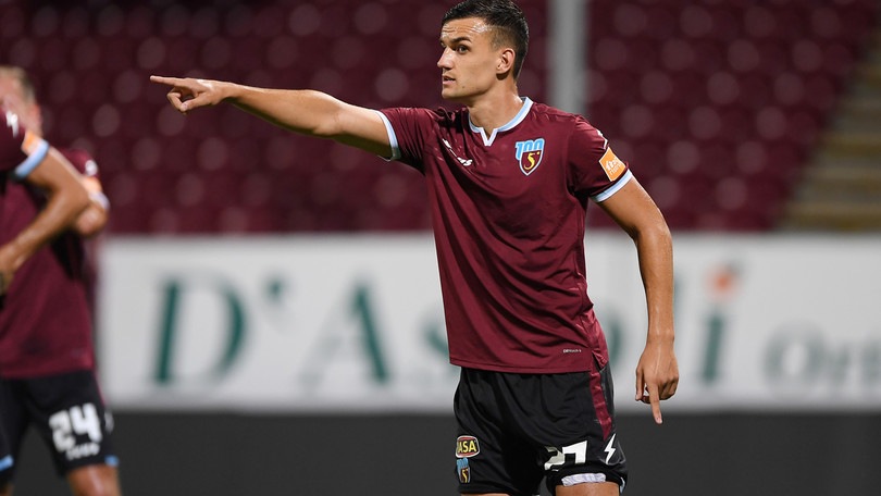Salernitana, le condizioni di Dziczek: "Buone e stabili, resta in ospedale"