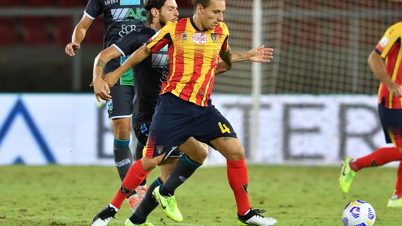Lecce, Petriccione passa al Crotone: è ufficiale