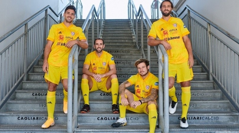 Cagliari, a Bergamo in giallo: debutta la terza maglia