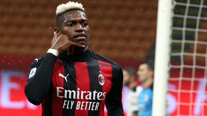 Milan-Spezia 3-0: una doppietta di Leao e Theo Hernandez per il primo posto di Pioli