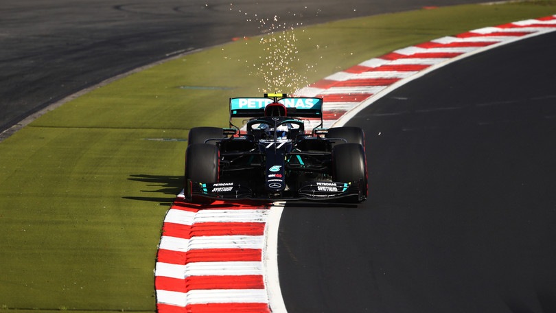 Gp Eifel, Bottas conquista la pole: quarto un super Leclerc, Vettel arranca