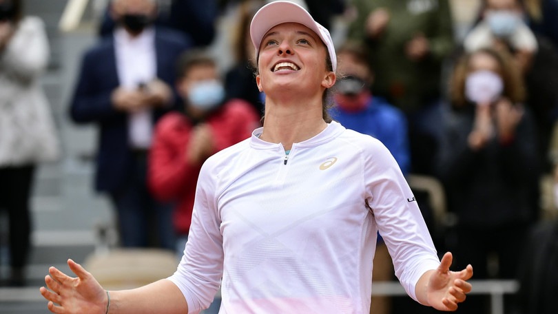 Roland Garros, Iga Swiatek trionfa ed entra nella storia del tennis!