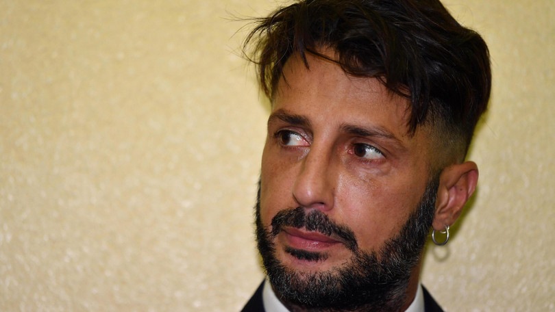 Fabrizio Corona minaccia il suicidio: "In carcere non torno, sono positivo al Covid"