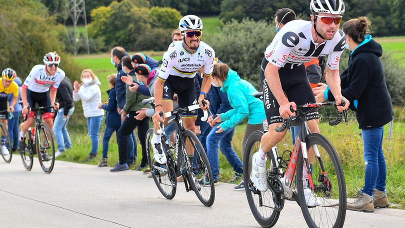 Alaphilippe, operato alla mano per ridurre la frattura