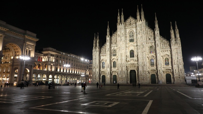 Covid Lombardia e Campania, divieto di circolazione auto dalle 23: come sarà il coprifuoco