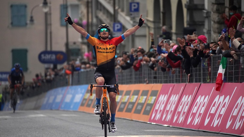 Giro d'Italia, a Tratnik la 16/a tappa. Almeida ancora leader