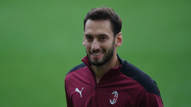 Milan, clamoroso Calhanoglu: strizza l'occhio all'Inter