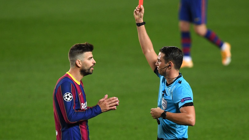 Sport: "Piqué si taglia lo stipendio del 50% per aiutare il Barcellona"