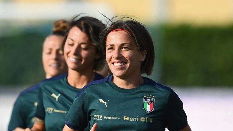 Covid, positiva una calciatrice della Nazionale nel ritiro a Coverciano