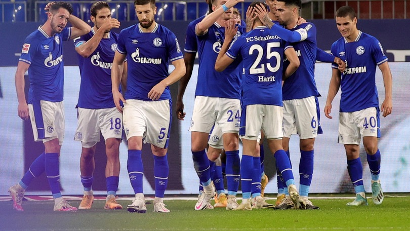 Bundesliga, pareggio tra Schalke e Stoccarda: Gonzalez salva i suoi