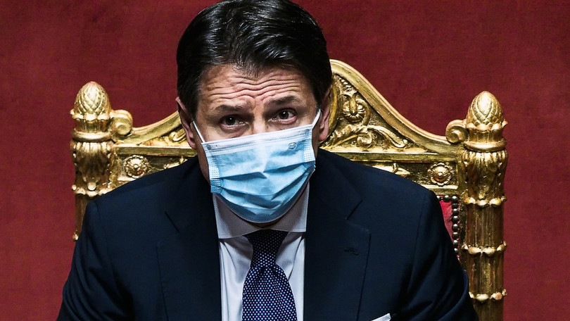 Nuovo Dpcm, regioni con semaforo rosso, arancione e verde: tutti i divieti
