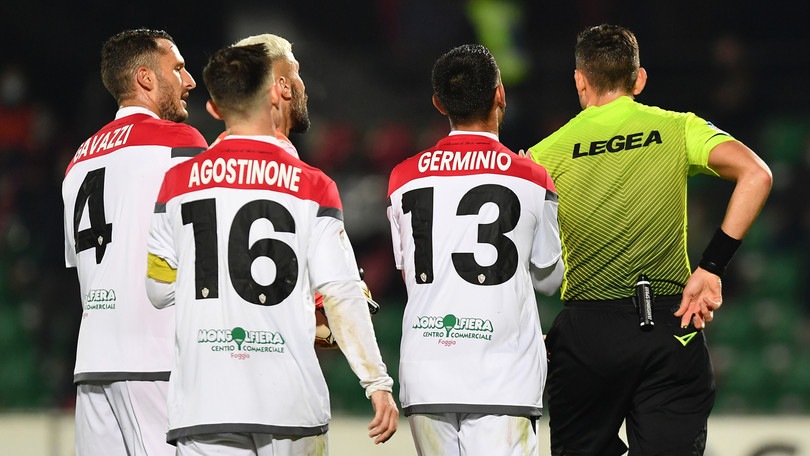 Casertana-Foggia 0-2: decidono Rocca e Vitale