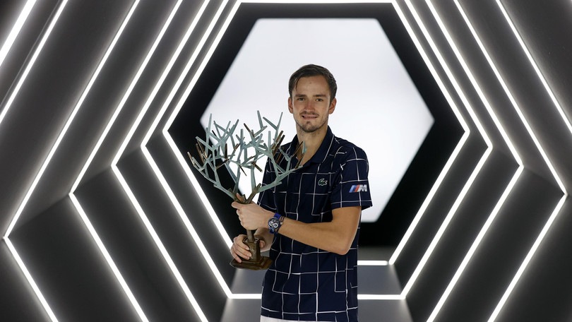 Atp Parigi-Bercy a Medvedev: Zverev si arrende in tre set