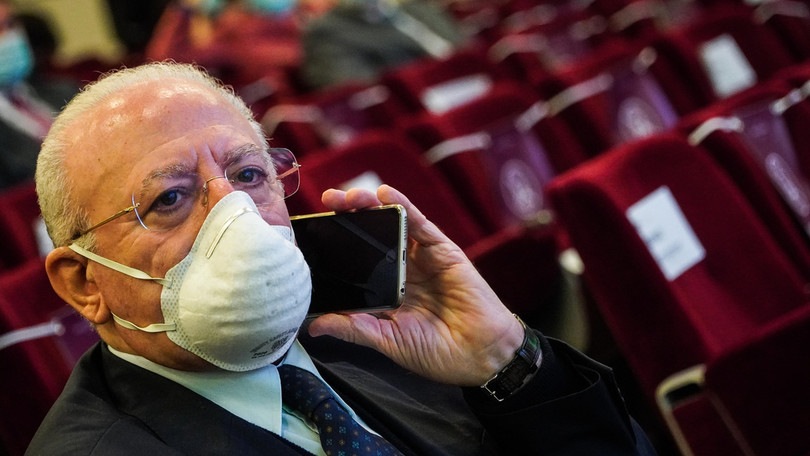 Coronavirus, Campania da zona gialla a rossa: ore decisive