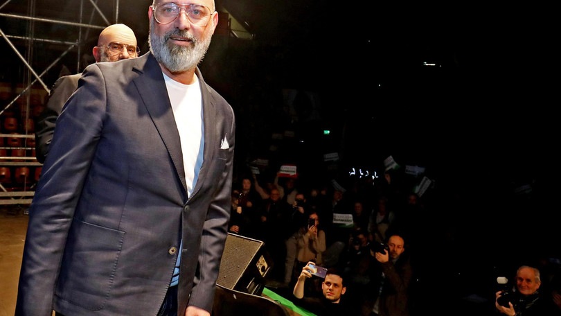 Coronavirus, Bonaccini: "Ho la polmonite, mi curo da casa"