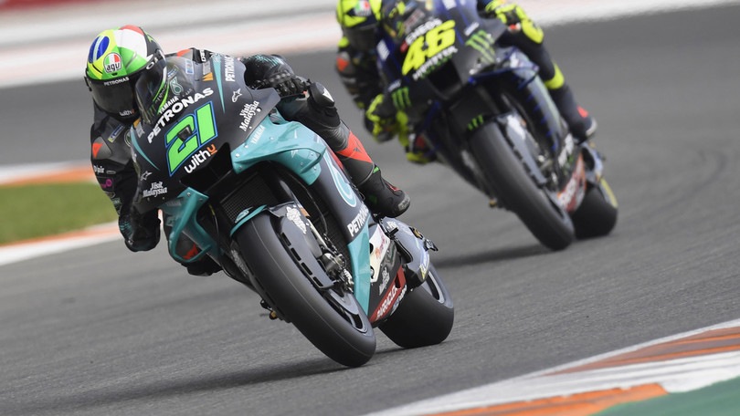 Gp Valencia: Morbidelli vola nelle terze libere, Valentino Rossi 17°