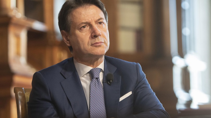 Conte: "Natale, ecco come sarà con i nuovi divieti"