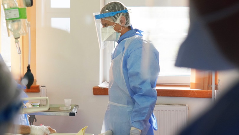 Coronavirus in Italia, i dati: 36.176 nuovi casi, calano i morti