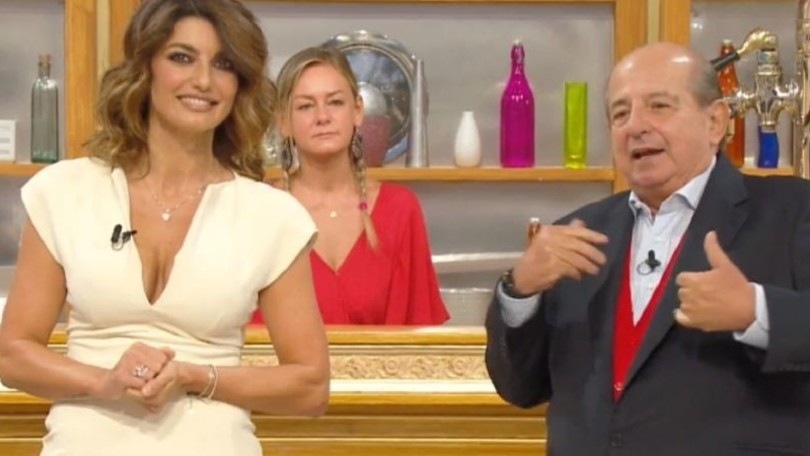Giancarlo Magalli, gaffe in diretta tv. Samanta Togni: "Sono mortificata"