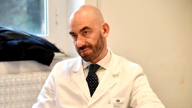 Matteo Bassetti, caos in diretta tv: "Coronavirus, il conteggio dei morti è sbagliato"