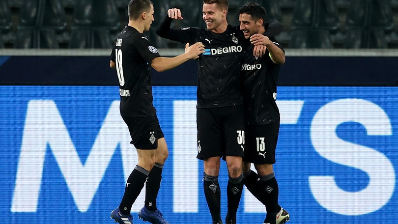 Il Borussia M. cala il poker, ok l'Ajax. City e Bayern volano agli ottavi, pari Atletico