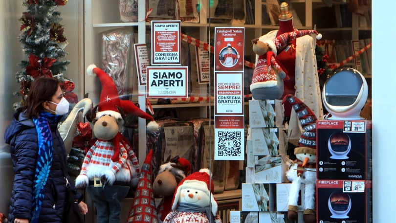 Dpcm Natale: ecco cosa c'è da sapere tra spostamenti, cenoni, scuole e sci