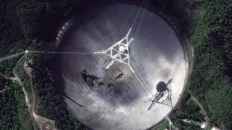 È crollato il radiotelescopio di Arecibo