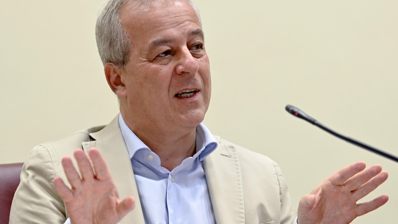 Locatelli: "Entro fine estate 2021 saremo tutti vaccinati contro il Coronavirus"