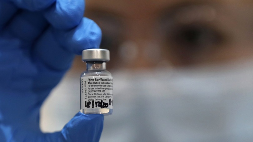 Coronavirus, vaccino al via nel Regno Unito: prima dose a una novantenne