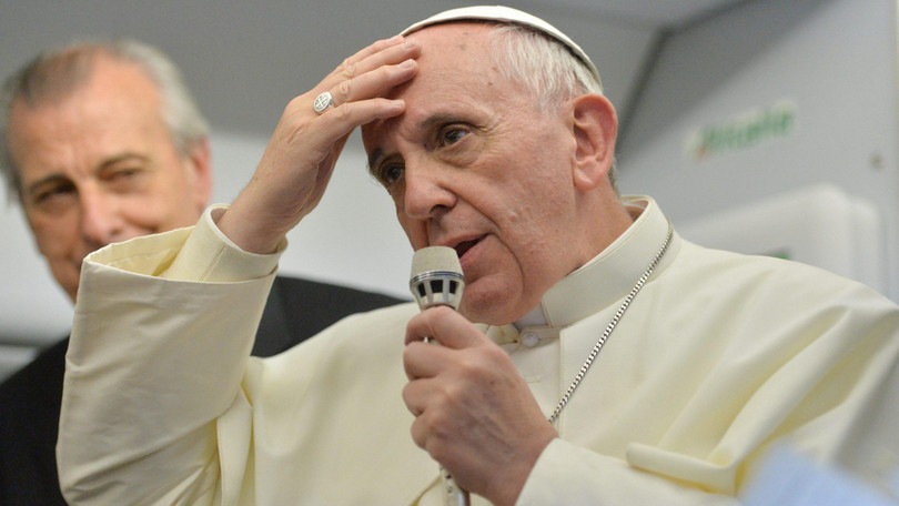 Papa Francesco anticipa la celebrazione della messa di Natale alle 19.30