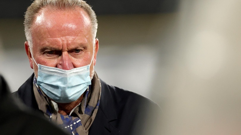 Rummenigge premiato come miglior manager: "Lo dedico a Paolo Rossi"
