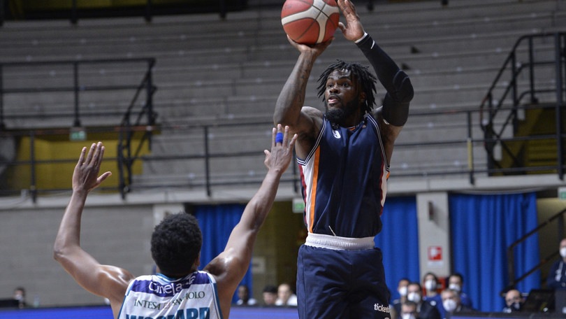 Beane, ex Virtus Roma, firma per Varese