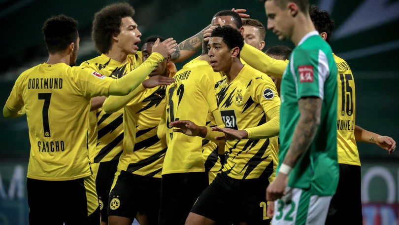 Via Favre e il Dortmund torna a vincere: 2-1 a Brema
