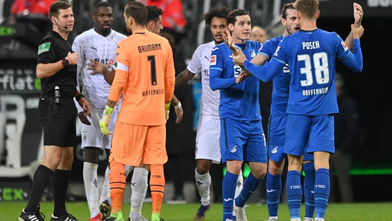 Bundesliga, Thuram choc! Sputo ad un avversario ed espulsione