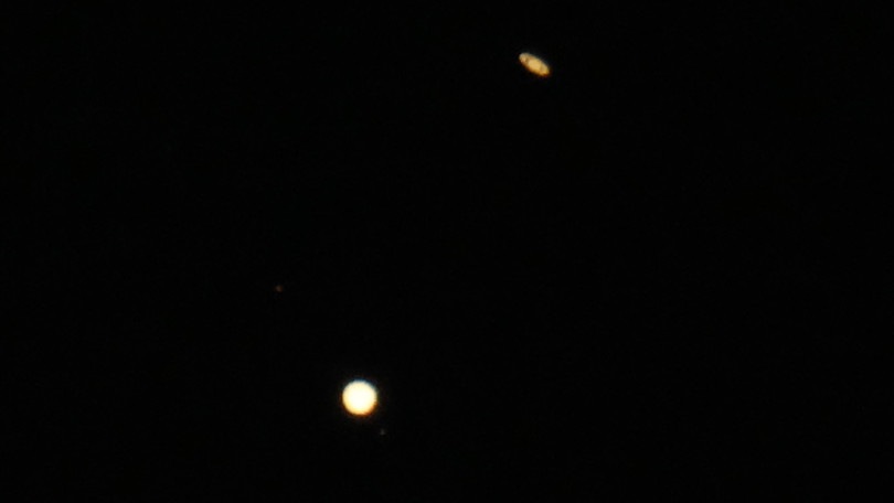 Congiunzione Giove e Saturno dopo 400 anni: come vederla stasera