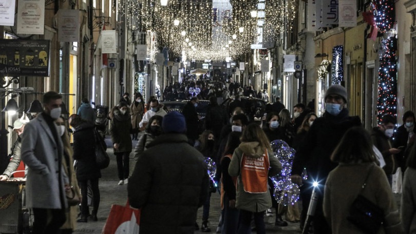 Decreto Natale, le Faq del Governo: sì a visite e spostamenti