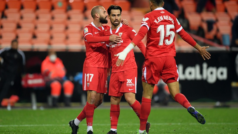 Il Siviglia vince a Valencia, decide Suso. Gioia Atletico contro la Real Sociedad