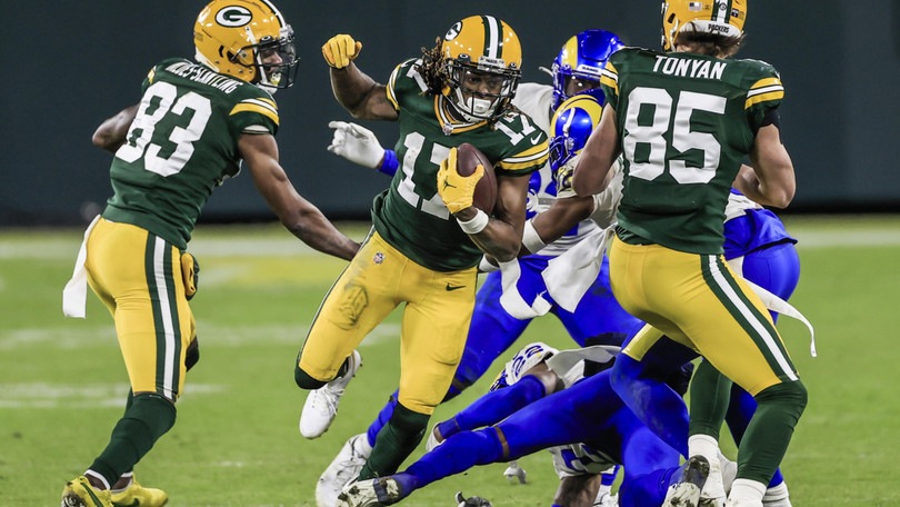 Taglio del nastro per la 26ª edizione della NFL