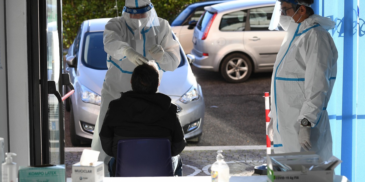 Covid, il bollettino odierno: 495 nuovi casi e 21 vittime