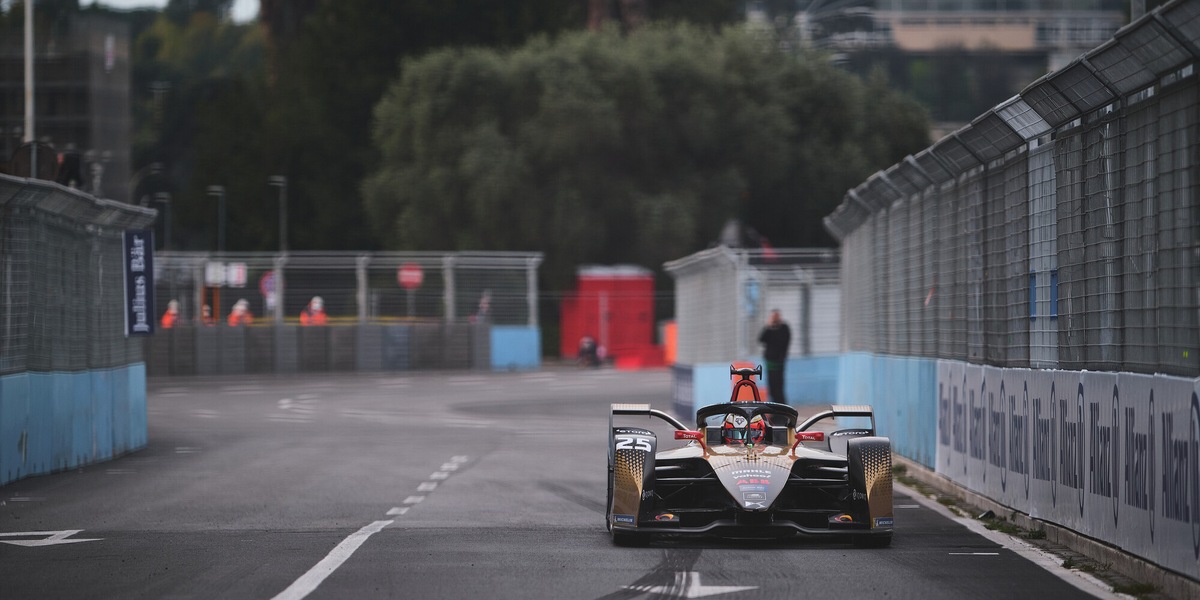 Vergne vince gara 1 dell'ePrix di Roma, a podio le Jaguar