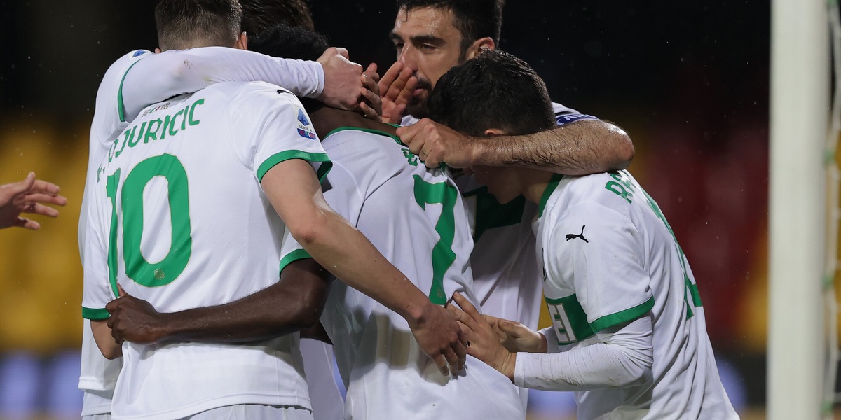 Benevento-Sassuolo 0-1: a De Zerbi basta l'autogol di Barba