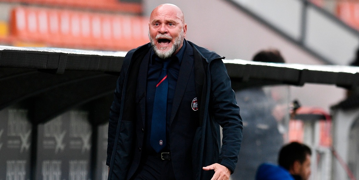 Crotone subito al lavoro in vista della Sampdoria: squadra in ritiro