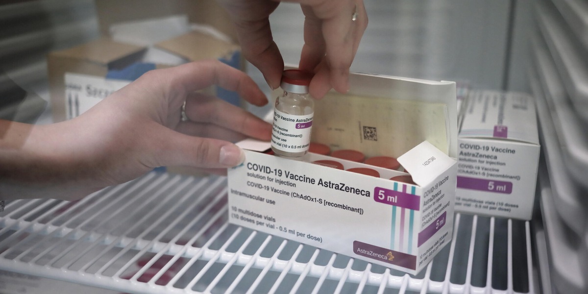 AstraZeneca, la nuova ipotesi clamorosa sulle cause delle trombosi