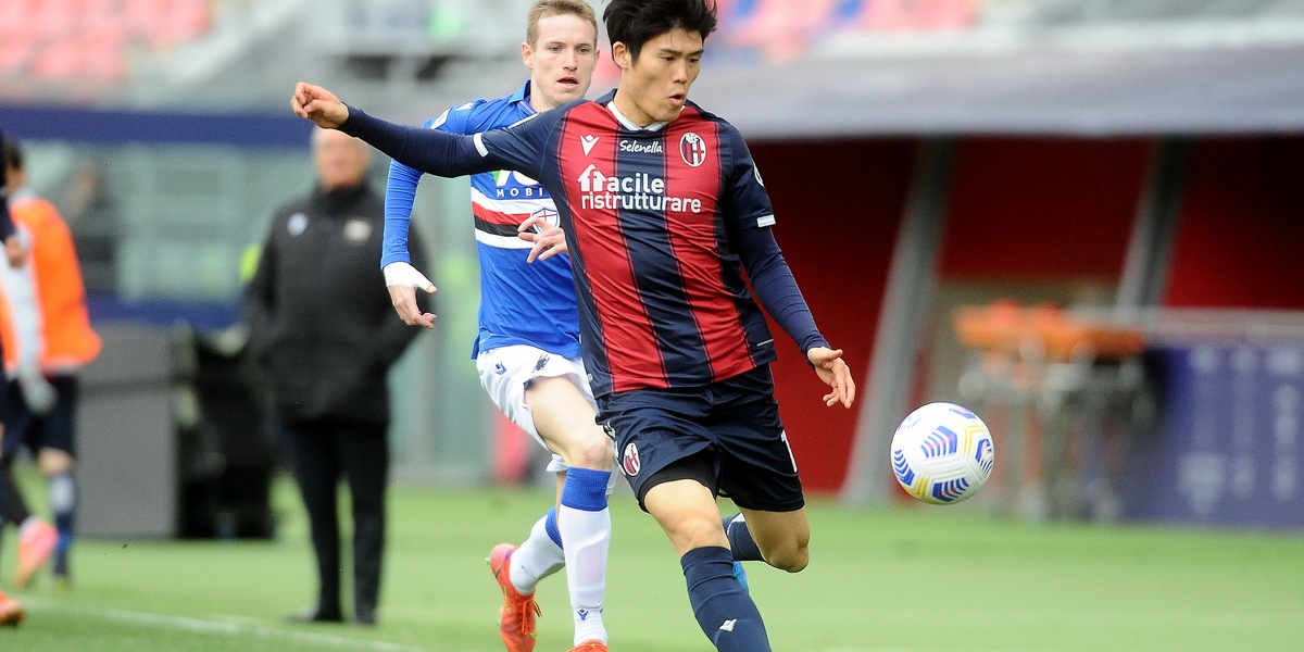 Bologna, seduta di allenamento in gruppo per Tomiyasu